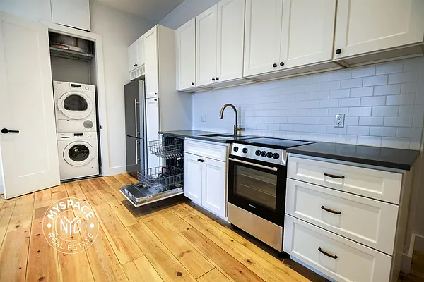 Rented by MySpaceNYC | media 29