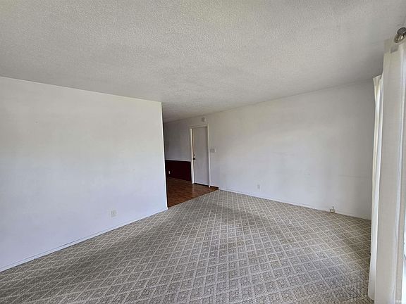 5th image of 305 N Manngrove Ln