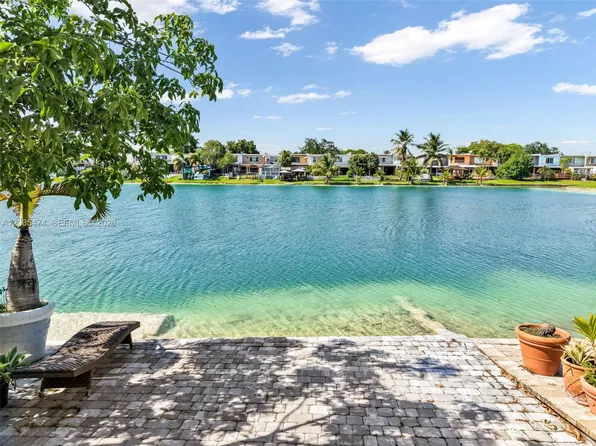1647 W 72nd St, Hialeah, FL 33014