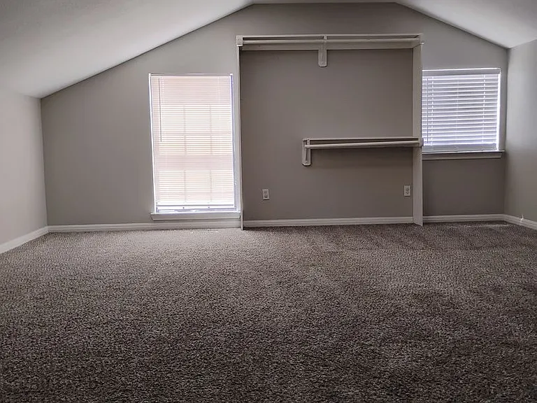 Lacy Loft — Photo 43