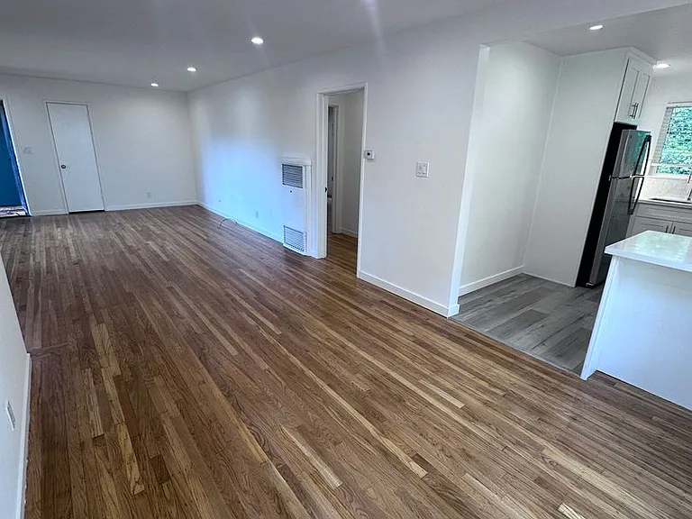 221 N El Camino Real — Photo 14