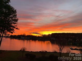 7822 Village Harbor Dr, Cornelius, NC 28031