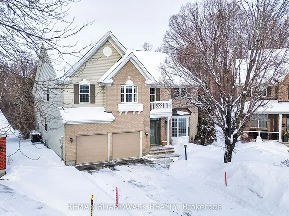 57 Mattawa Cres, Ottawa, ON K2M 2E8