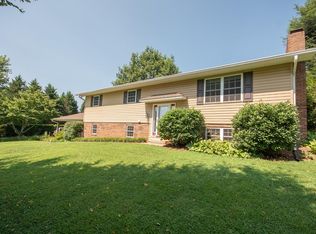 102 Quail Hollow Rd, Franklin, NC 28734