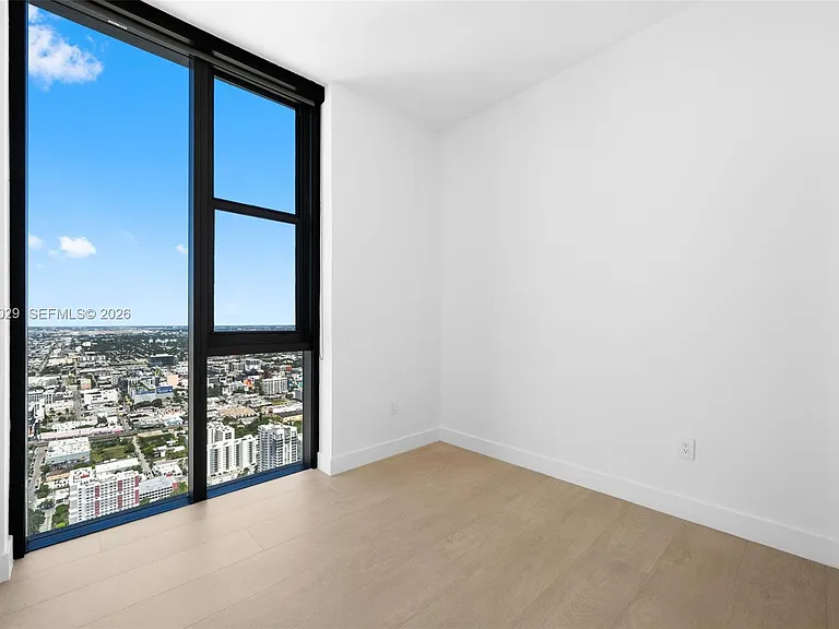 700 NE 24th St #Penthouse 6005 — Photo 25