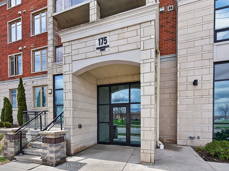 175 Commonwealth St #202 — Photo 4