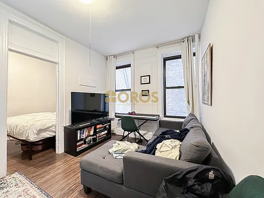 Rented by City Connections Realty | media 7