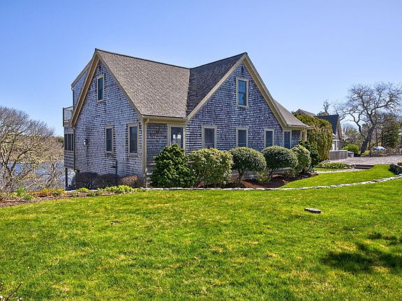 4th image of 7 Squanto Drive