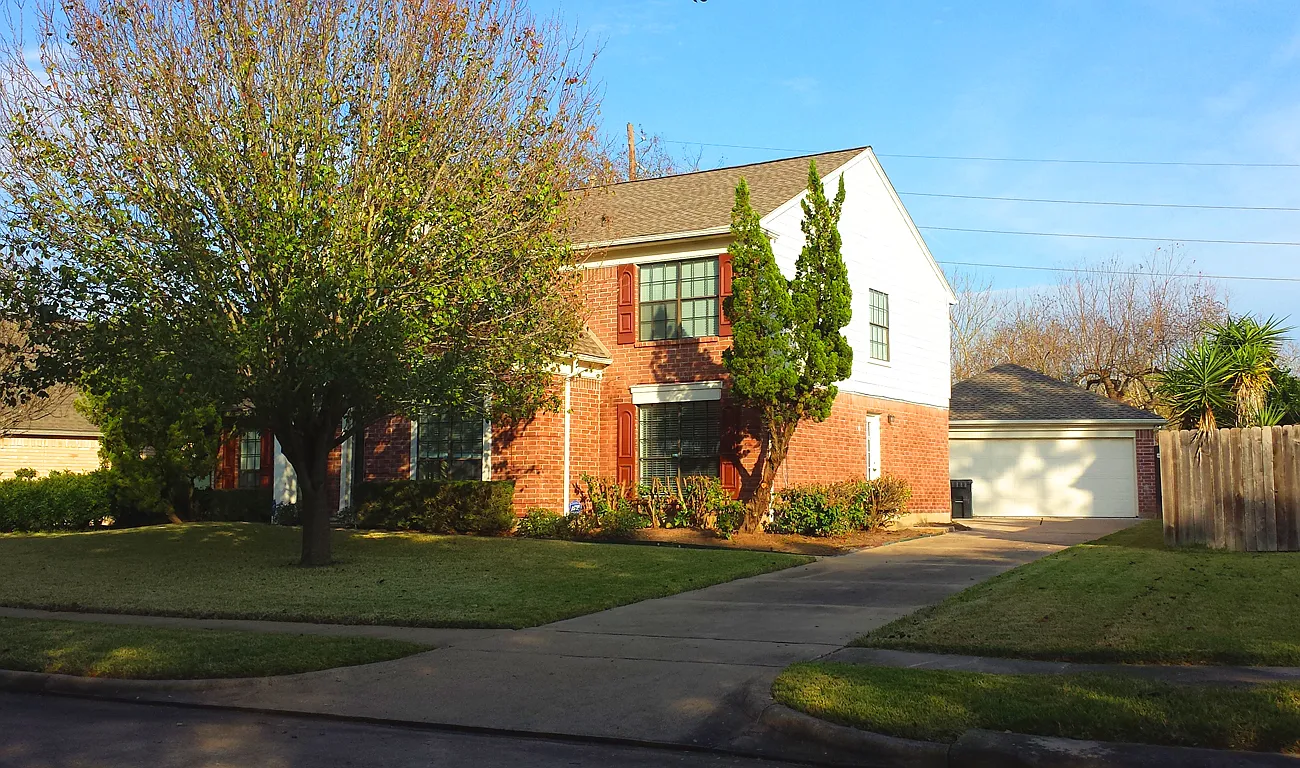 4 bed, 2586 sqft, $2,430 — Photo 1