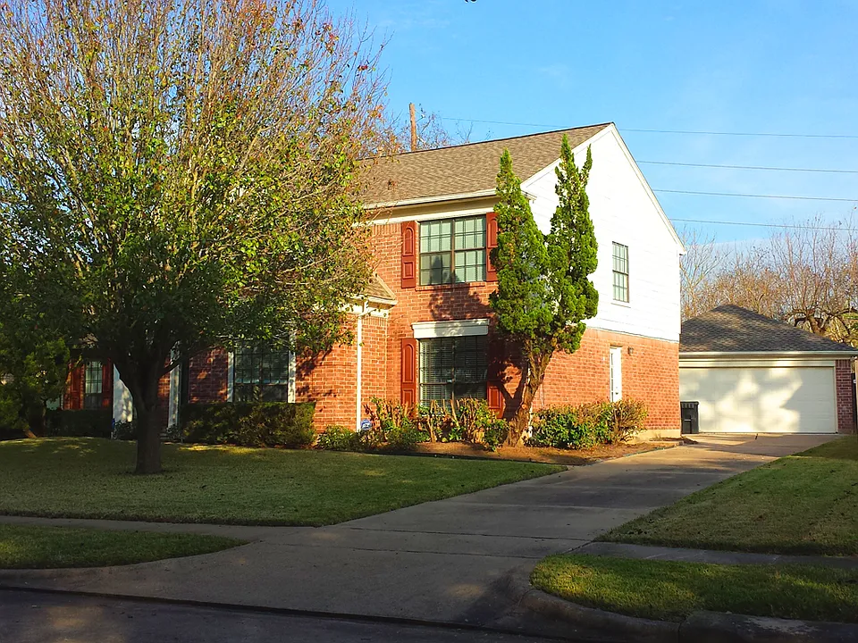 2319 Mill Creek Dr