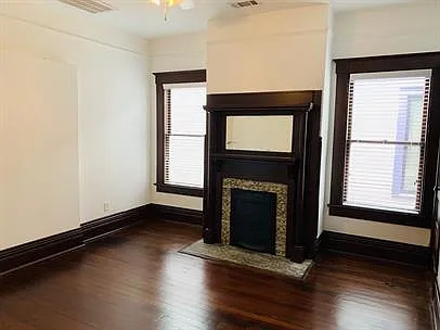 19 E 40th St — Photo 3