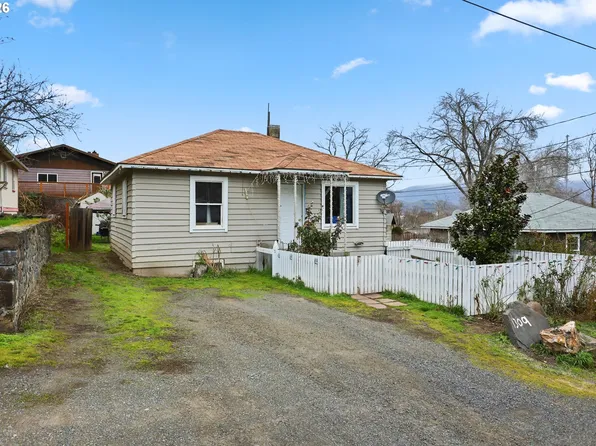 1309 Perkins St, The Dalles, OR 97058