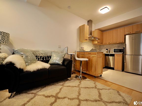 2nd image of 227 Grand St APT 5D
