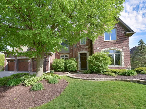 2870 Clarissa Ln, Aurora, IL 60502