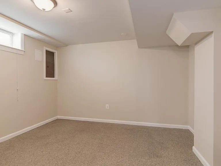 6275 Fenwick Rd — Photo 31