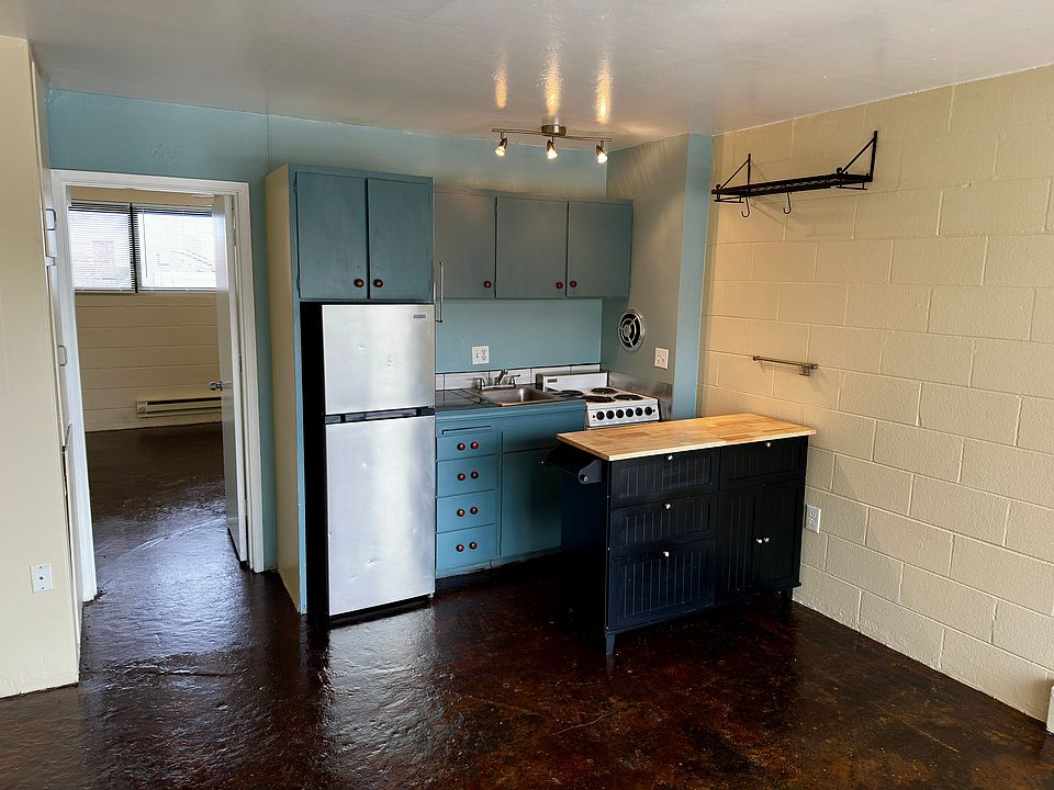 1st image of 901 SW Saint Clair Ave #401