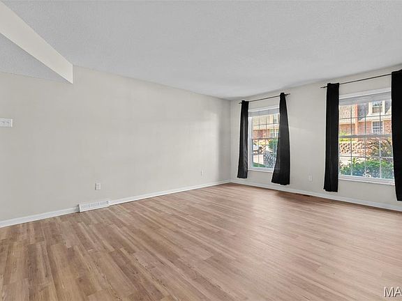 2nd image of 4351 Chateau De Ville Dr APT A