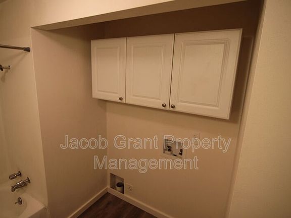 5th image of 121 S 2 W #2