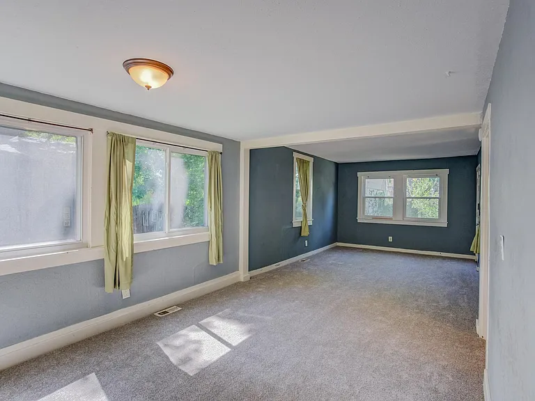 421 E Saint Vrain St — Photo 33