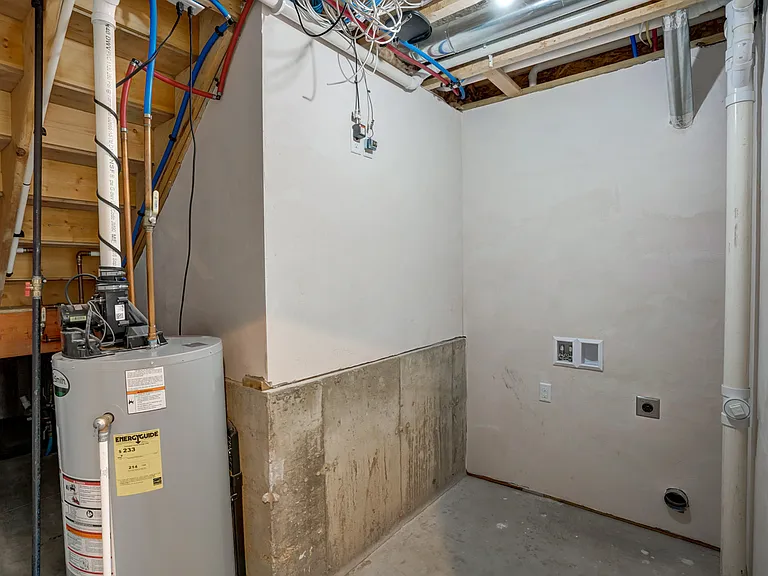 826 Thompson Dr — Photo 13