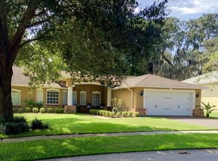 2932 Folklore Dr, Valrico, FL 33596