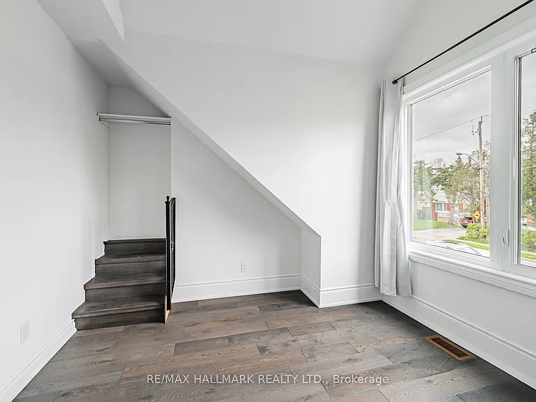 82 Ellington Dr #UPPER — Photo 26