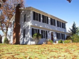 8 Robin Rd, Ashaway, RI 02804