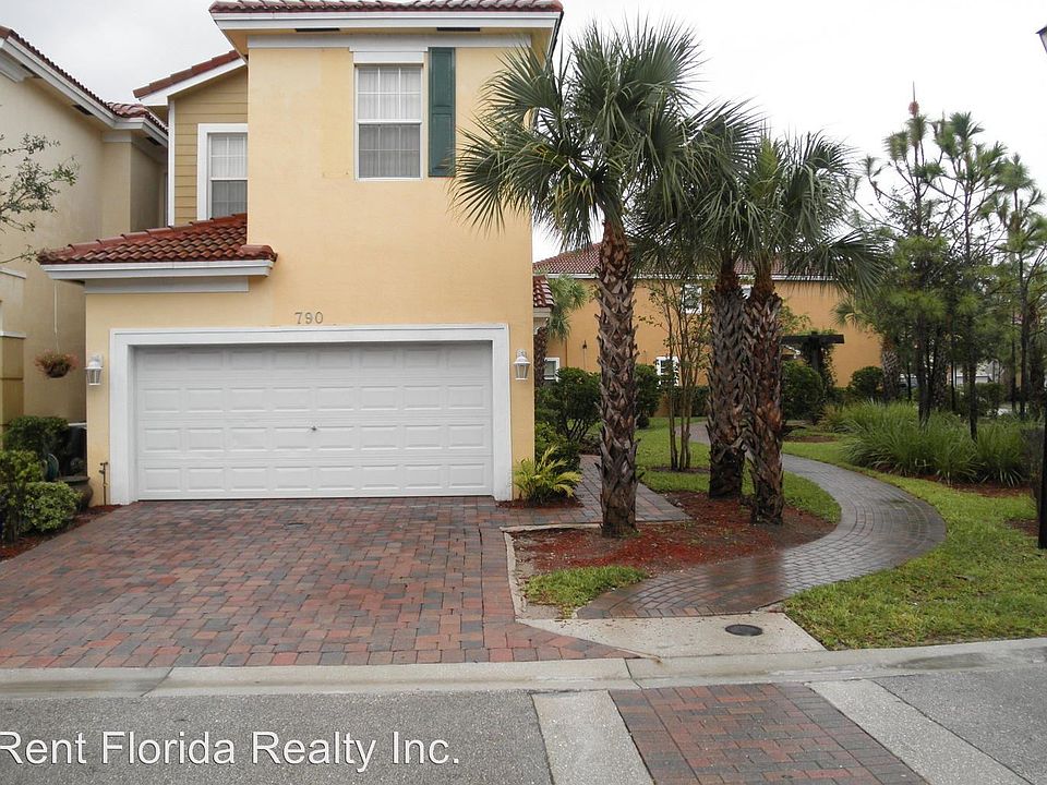 1st image of 790 Pipers Cay Dr
