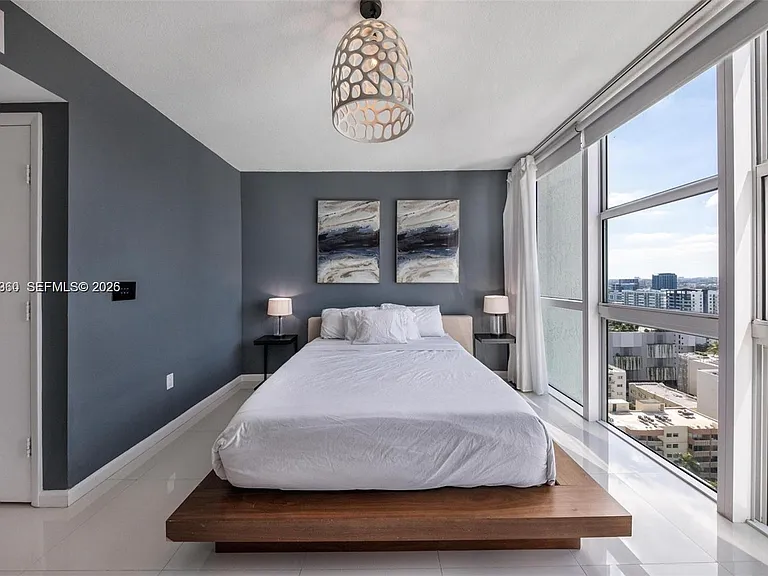665 NE 25th St #1805 — Photo 35