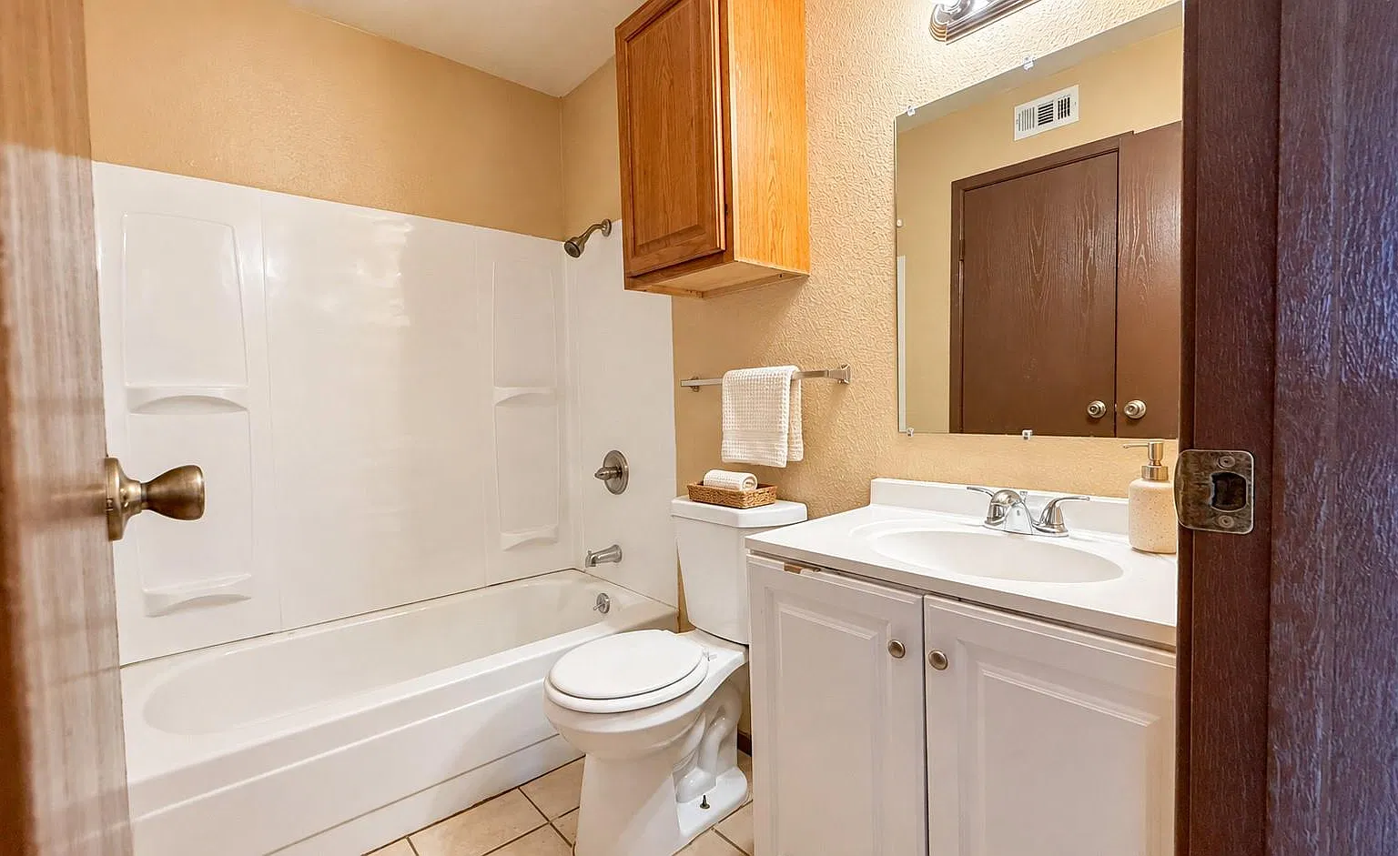 2 bed, 1.0 bath, 786 sqft, $800 — Photo 4
