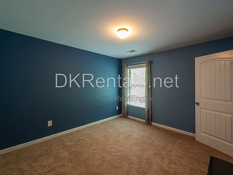 345 Franklin Ln — Photo 5