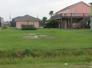 960 Surf Rd, Crystal Beach, TX 77650