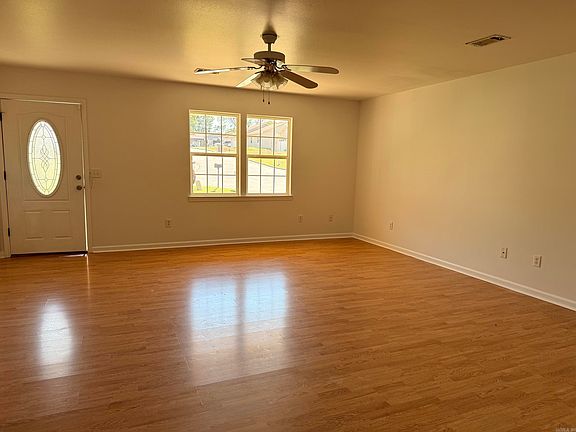 5th image of 124 Summer Ct
