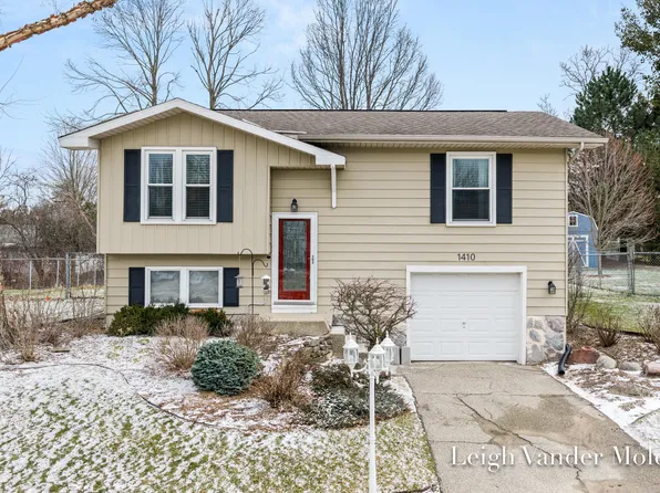 1410 Beckwith Ave NE, Grand Rapids, MI 49505