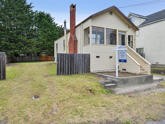 2nd image of 1015 Pearl Ave