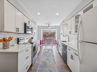 10019 Regal Park Ln APT 207, Dallas, TX 75230