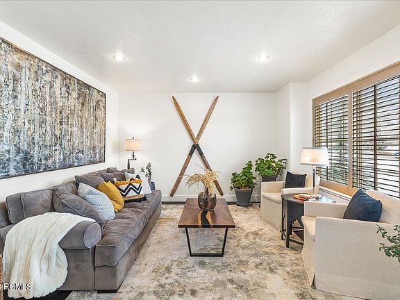 4th image of 7868 Summer Hill Dr