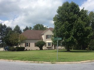 700 Stony Battery Rd, Landisville, PA 17538