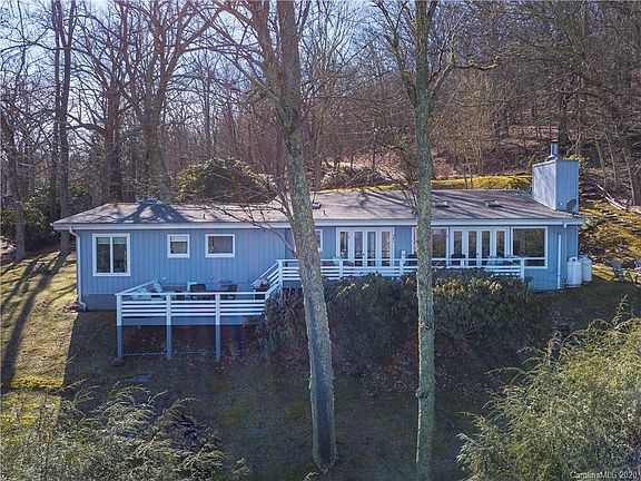 5th image of 221 Bent Oak Dr