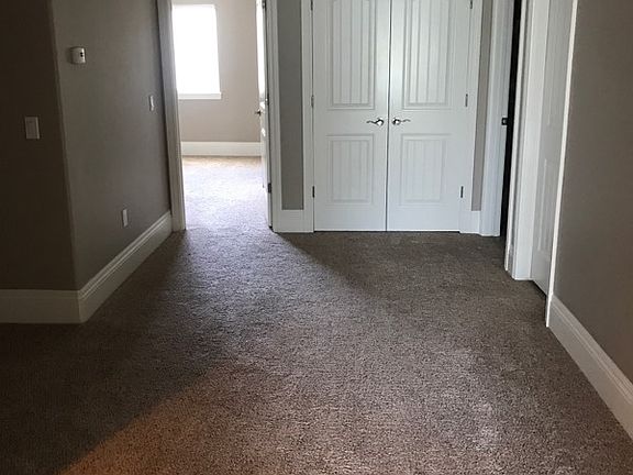 5th image of 300 Fox Hills Dr