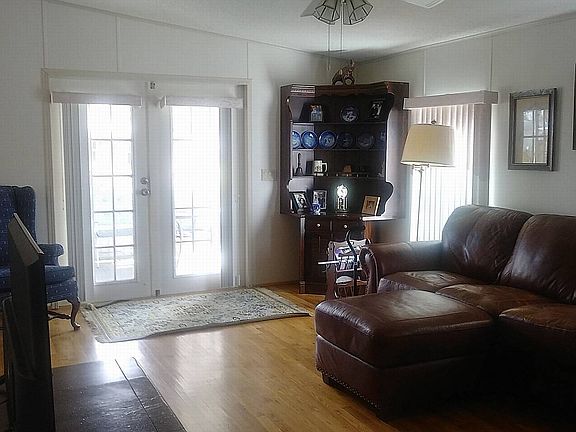 3rd image of 427 Kingslake Dr #55