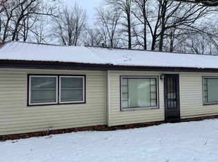 742 Lakeview Dr, Harrison, MI 48625