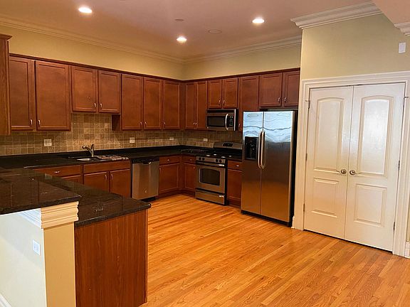 4th image of 4014 S King Dr APT 3N