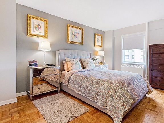 3rd image of 5 Fordham Hill Oval APT 14H