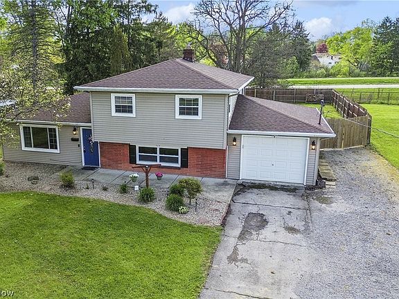 2nd image of 986 Keefer Rd