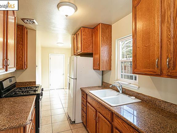 5th image of 6912 Halliday Ave