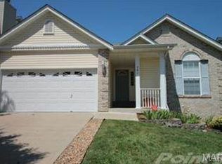 561 Winter Bluff Dr, Fenton, MO