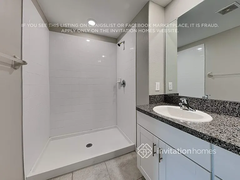 15551 Miller Creek Dr — Photo 11