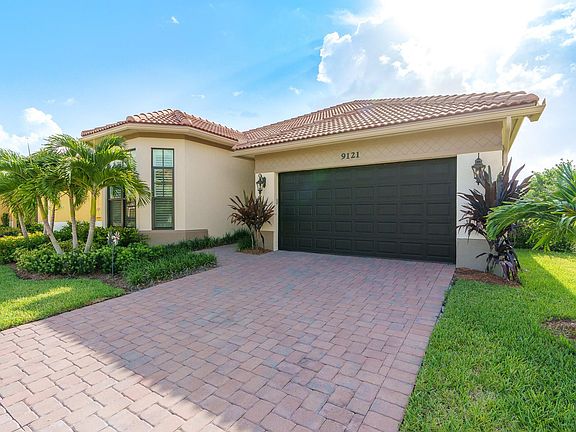 3rd image of 9121 Porto Way