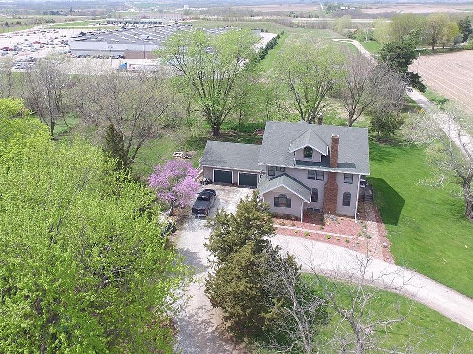 1st image of 1902 D Ave W